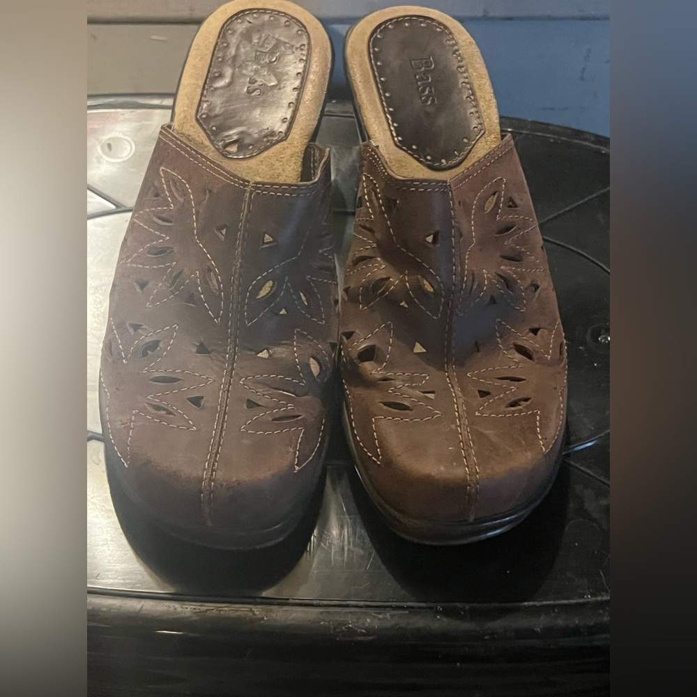 Vintage BASS Mule Women's 8 M Brown
Leather Perforated Slide Sandals